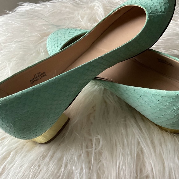 JCREW JANEY GOLD HEEL FLATS sz 7 - Picture 3 of 6